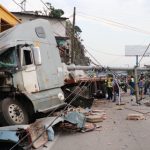 Camión descontrolado choca contra una vivienda y deja tres muertos en ruta al Atlántico