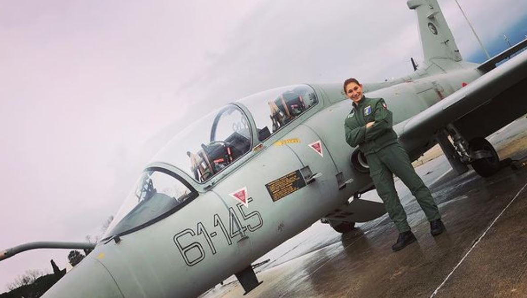 Giulia Schiff: expulsada de la Fuerza Aérea Italiana y ahora lucha en Kiev junto a los ucranianos