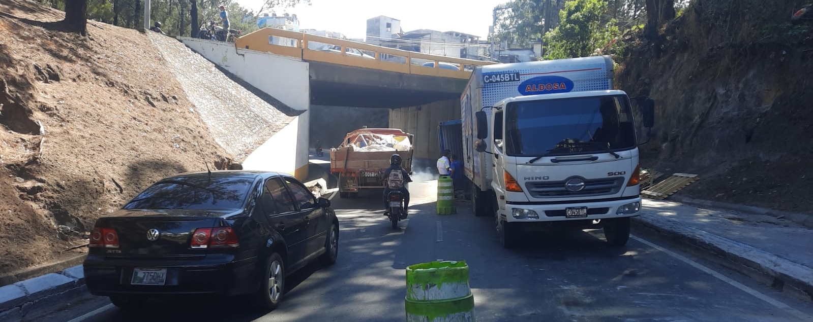 Tráiler volcado en zona 3