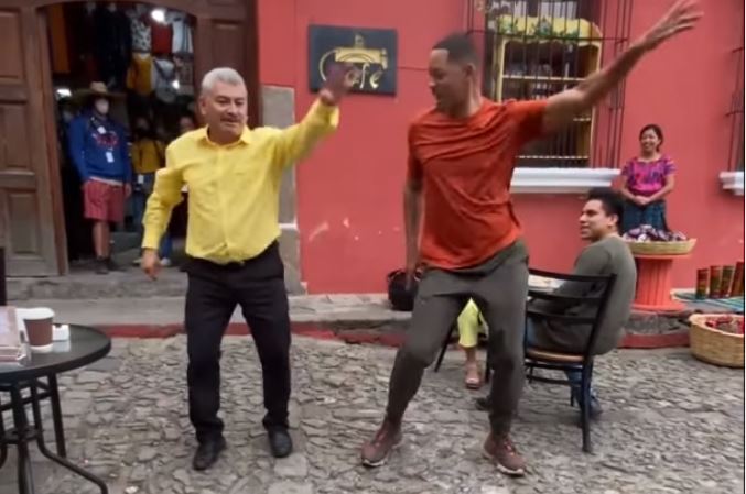 “Nunca nos imaginamos que esto sucedería”: el “Lobo Vásquez” cuenta su experiencia de bailar junto a Will Smith en las calles de Antigua Guatemala
