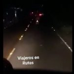 Video: El fuerte impacto que sufrió un motorista al momento de chocar contra un furgón