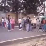 Vecinos de la zona 18 bloquean paso en la ruta al Atlántico y se complica movilidad en la capital