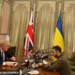 El primer ministro británico, Boris Johnson, viaja en visita sorpresa a Kiev para dialogar con el presidente Zelensky