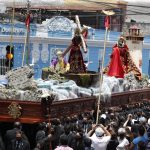 Jesús Nazareno del Rescate recorre el Centro Histórico en Miércoles Santo y católicos muestran su devoción
