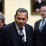 El curioso momento en el que Johnny Depp se ríe durante el testimonio de un testigo