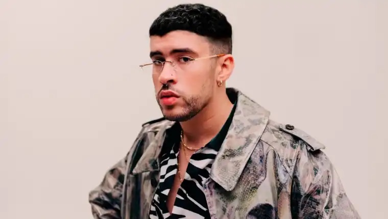Bad Bunny será comentarista en un partido de baloncesto en Puerto Rico