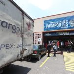 IGM envía cartillas para pasaporte a EE. UU., donde connacionales señalan atraso en entrega del documento