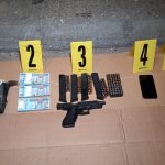 Policía captura a hombre que transportaba US$45 mil y Q30 mil en efectivo y cuyo origen no pudo explicar