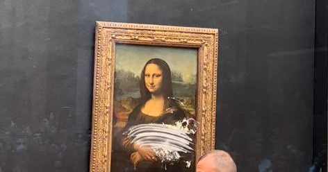 La Mona Lisa es atacada con un pastel en el Louvre