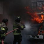 Vídeo: camión que transportaba material reciclable se incendia