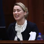 “Esto es lo más doloroso y difícil por lo que he pasado”: La confesión de Amber Heard en el juicio en el que enfrenta a Johnny Depp