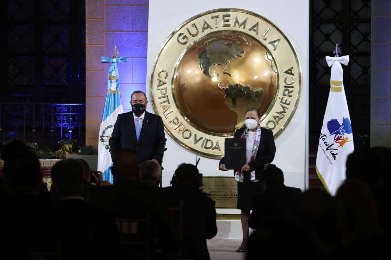 Presidente Giammattei elige a Consuelo Porras como fiscal general por cuatro años más