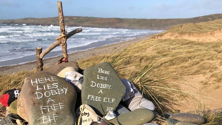 Por qué la tumba de Dobby, uno de los personajes de Harry Potter, se ha