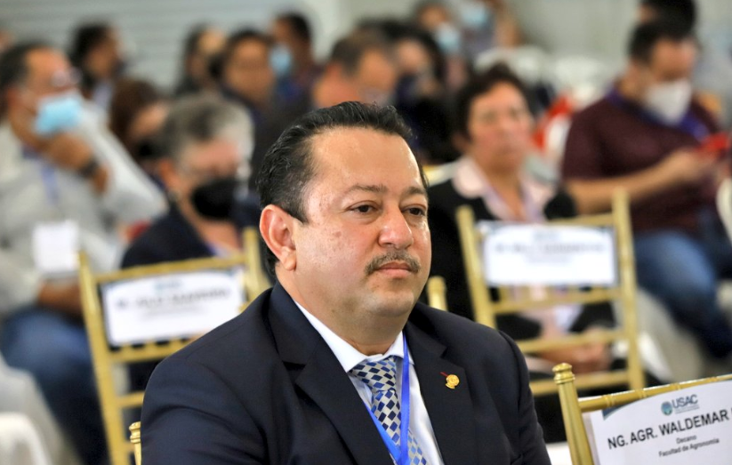 USAC elige a rector a puerta cerrada y con un solo candidato: Walter Mazariegos