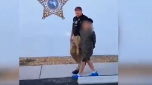 Policía captura a niño de 10 años que amenazó con perpetrar un tiroteo masivo