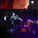 Christian Nodal: el video de la caída del cantante durante su concierto en Guatemala