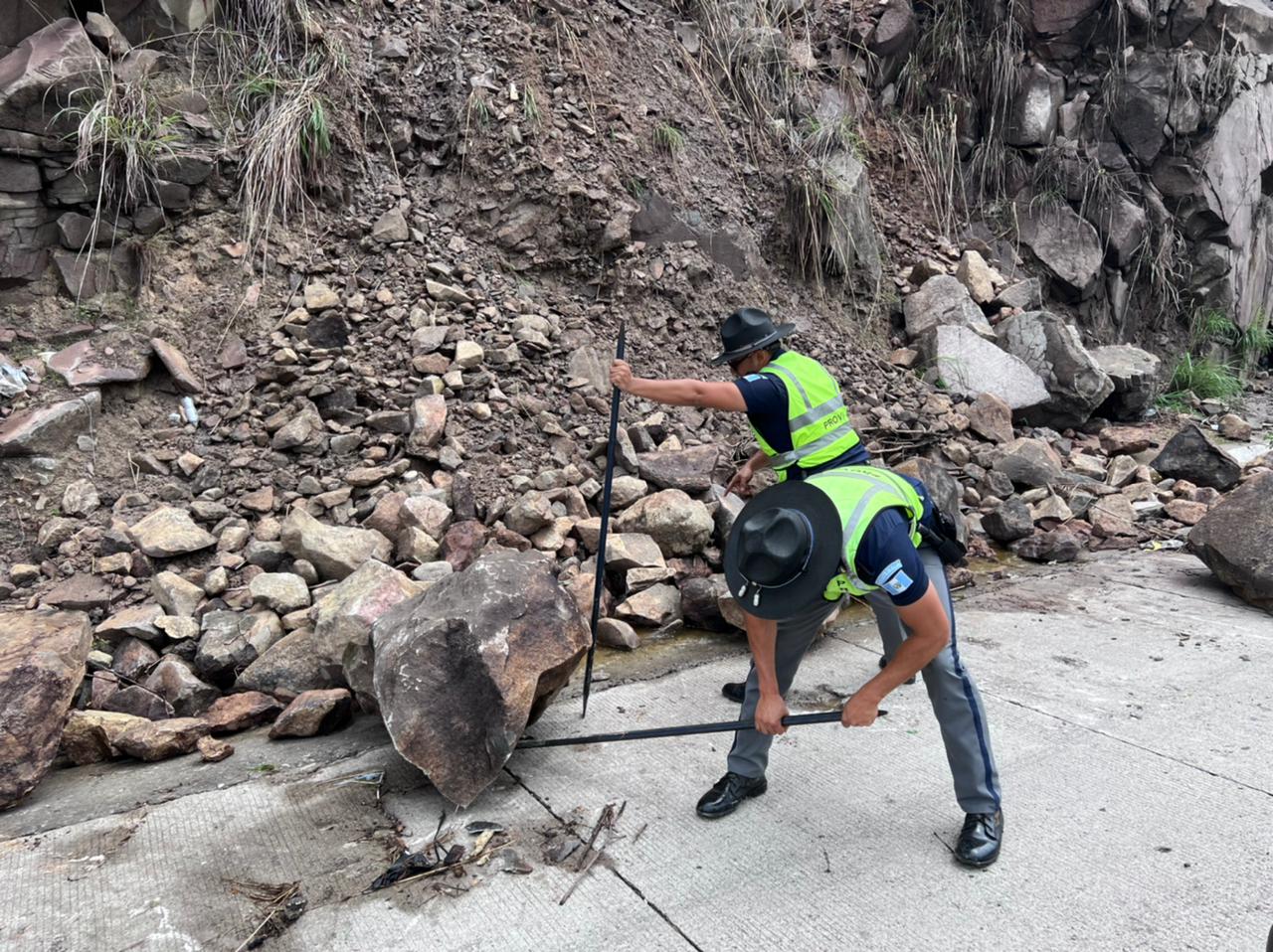 Tragedia en Formentera: Avalancha de rocas en la playa, image size:1280x958