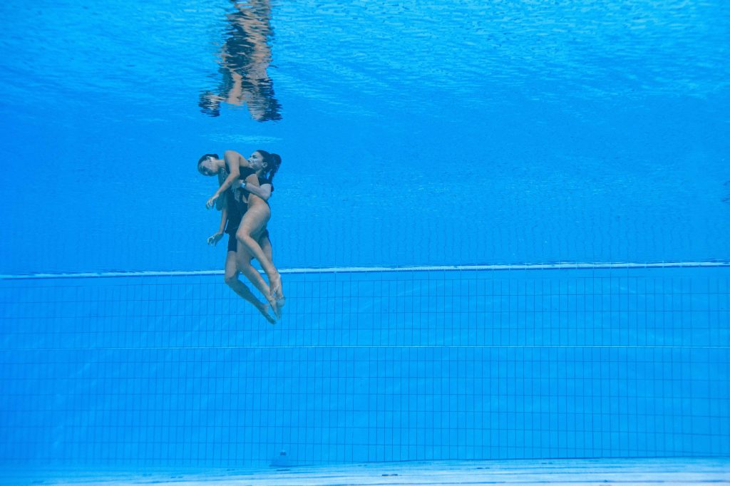 “No pensé. Me dije tienes que sacarla y hacerla respirar”: El relato sobre el rescate a Anita Álvarez quien se desmayó en una piscina en el Mundial de Natación de Budapest 2