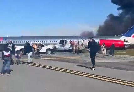 Avión que se incendia en Miami
