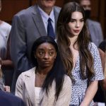 Larry Nassar: la demanda de US$1.000 millones de Simon Biles y otras decenas de gimnastas contra el FBI por el caso de abusos sexuales en el equipo olímpico
