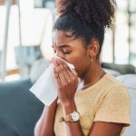 Cómo se diferencian los síntomas del covid entre los no vacunados y los que tienen 2 y 3 dosis