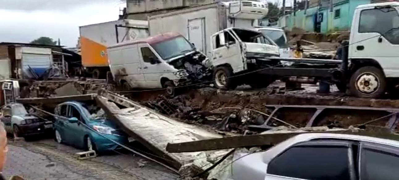 Colapso de pared en zona 1 de Mixco
