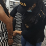 Quién es alias “la 3 Puntos”, la mujer detenida por la PNC en la zona 10 y qué antecedentes le aparecen en la base de datos