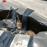 Videos muestran cómo aumenta la dimensión y grietas en el área del hundimiento en Villa Nueva