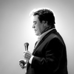 Las teorías conspirativas que afirman que Juan Gabriel está vivo y fingió su muerte para alejarse de las cámaras