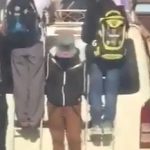 Video muestra a cinco pasajeros colgados de un microbús en Chiantla, Huehuetenango