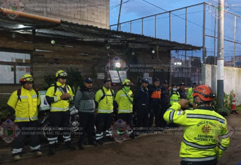 Continúa sin aparecer mujer de la tercera edad que cayó de un puente y que quedó bragado en Ciudad Vieja