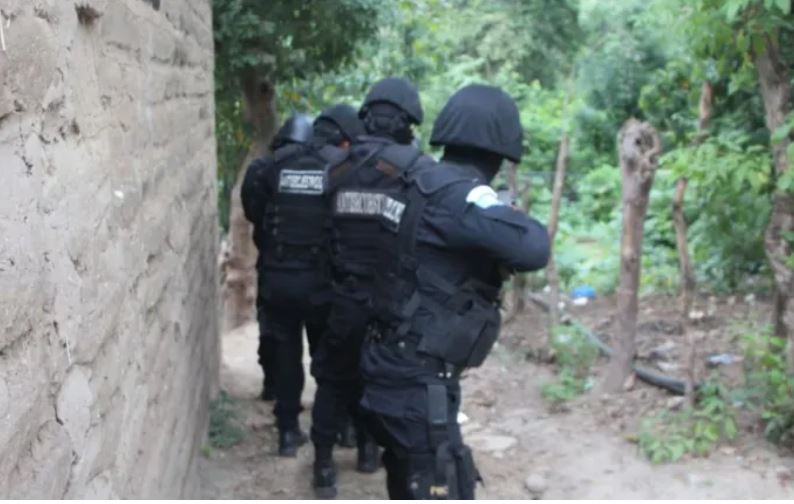 Policía ibera a mujer que había sido secuestrada en Amatitlán y por cuyo rescate exigían Q1