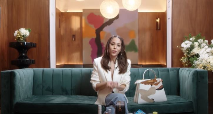 Danna Paola revela que no usa monedas porque “huelen feo” y la critican