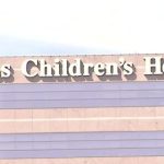 Familia demanda a médica: Llevaron a niño de 4 años al hospital por una hernia y le hicieron una vasectomía