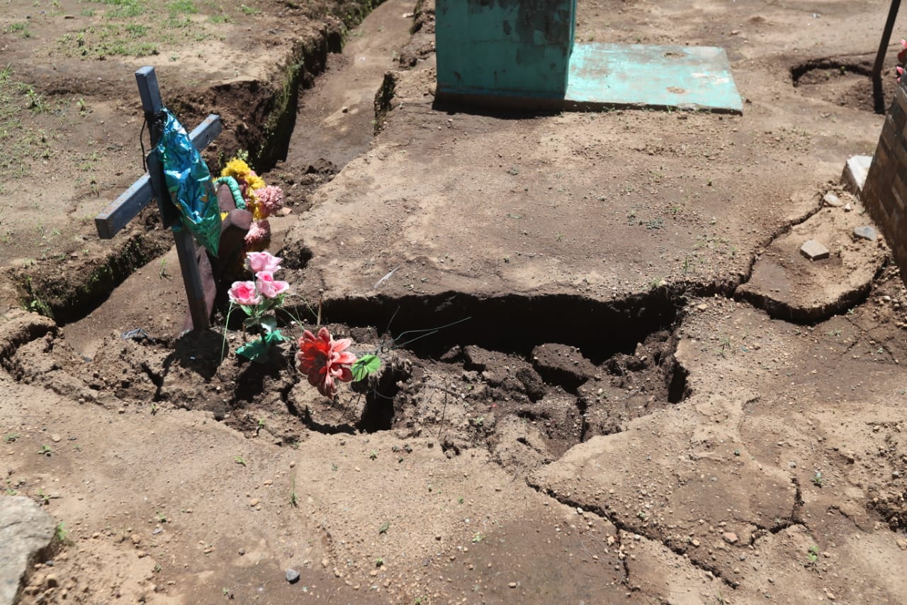 hundimiento de tumbas en Villa Nueva