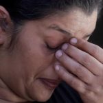 “¿Cómo pude dejar que a mis hijos les sucediera esto?: la madre hondureña que perdió a dos hijos y a su nuera en el camión de migrantes de Texas