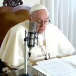 El papa Francisco asegura que podría renunciar, pero que ahora no es el momento