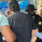 “Solo tenemos Q35”: Video muestra a supuestos cuidadores de carros amenazar a personas en las cercanías del Hospital Roosevelt
