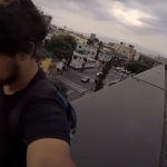 El polémico video en donde tres jóvenes se suben encima de un metro en movimiento de la Ciudad de México