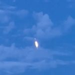 Video muestra cómo los pasajeros de un avión presencian el despegue de un cohete en las costas de Florida