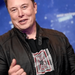 Por qué el padre de Elon Musk afirma que tuvo un segundo hijo con su hijastra