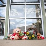 Qué se sabe del joven armado que abatió al atacante de un centro comercial en Indiana donde murieron tres hispanos