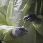 Mareos súbitos de corta duración, el nuevo síntoma asociado a las subvariantes BA.4 y BA.5 de ómicron