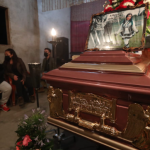 Fotogalería: Entre pésame y recuerdos velan los restos de la payasita Chispita