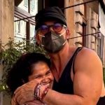 El emotivo video en donde Ricardo Arjona se encuentra con una seguidora en Roma, luego de que anunciara la cancelación de su concierto