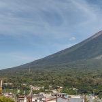 La actividad del Volcán de Fuego continúa moderada y se reporta caída de ceniza en comunidades cercanas