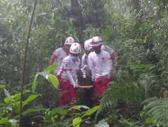Perdido en el volcán: Autoridades rescatan a hombre que se extravió en el Santa María en una excursión
