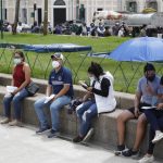Salud implementa otra vez el uso obligatorio de la mascarilla en todo el país debido al aumento de los casos de covid-19