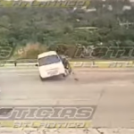 Así quedó grabado el instante en que motorista choca contra vehículo que circulaba contra la vía en ruta al Atlántico