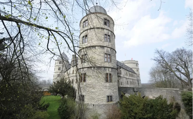 El oscuro castillo que los nazis quisieron convertir en el “centro del mundo”